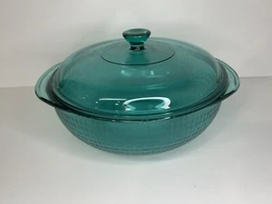 Pyrex Basketweave Casserole Dish with Lid 2 Quart Peacock Green Teal - Picture 1 of 6