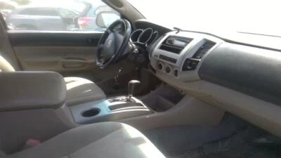 Used Engine Coolant Reservoir fits: 2006 Toyota Tacoma 2.7L 2TRFE engine 4 cylin Foto 1 de 4