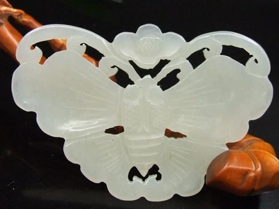 认证天然海天玉雕刻清朝蝴蝶雕像吊坠11291 — 第 1/4 张图片