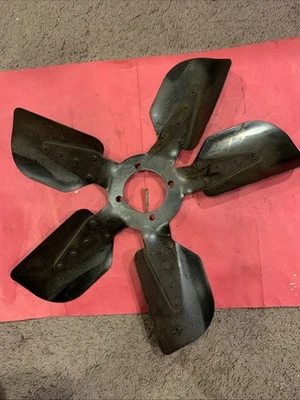 62-68?? Corvette?? Ventilador de 5 aspas 17" diámetro remache redondo sello H GM # 3770529?? Foto 1 de 4