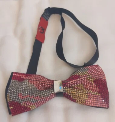 Pajarita marca Q estrás gema rojo rosa Foto 1 de 4