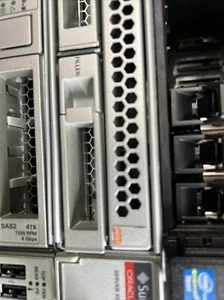 SUN Oracle Server X5-2 1ru 2x Intel XEON E5-2630 v3 16c CPU 96GB DDR4 2x600gb - Picture 1 of 6