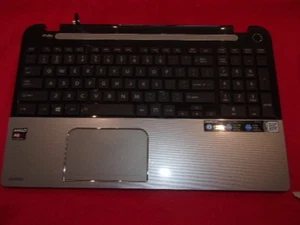 Toshiba L55D-A QWERTY Tastatur im Topcase - Bild 1 von 2