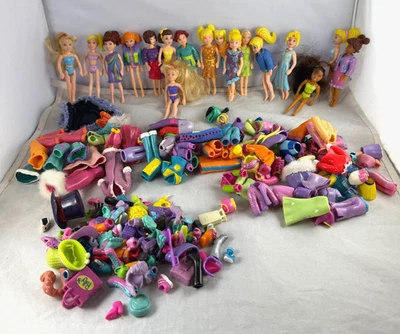 POLLY POCKET DOLLS & ACCESSORIES LOT - 17 DOLLS, CLOTHING, SHOES, CLEAR BACKPACK - Image 1 of 4