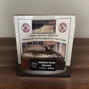 Ladrillo firmado por Dave Roberts Fenway Park 2004 retirado durante la renovación de la puerta E. - Imagen 1 de 7