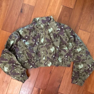 Ethos Jacke Camouflage Cropped XXXL Oversized - Bild 1 von 7