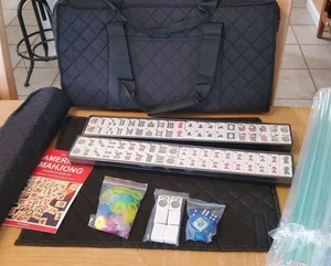 ZGME Amerikanisches Mahjong Set mit schwarzer Tragetasche, 166 weiße Spielsteine, 4 Drücker - Bild 1 von 11