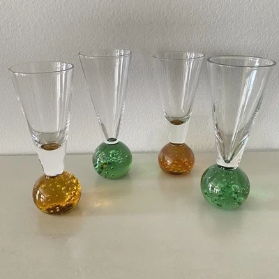 Vintage Barware Burbuja Bola Base Verde Ámbar Cordial Shot Arte Vidrio MCM Lote de 4 Foto 1 de 4