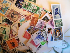 Vintage World Wide Postage Stamps - Used - Picture 1 of 4