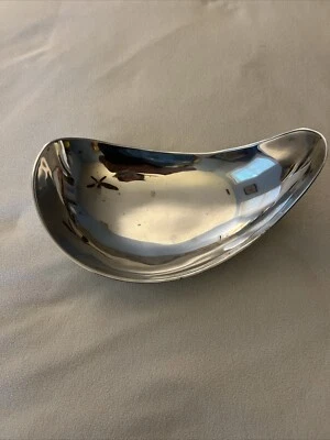 Beatriz Ball Leaf Metalware Bowl  Foto 1 de 4