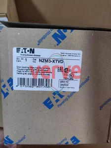 1 PC NEW NZM3-XTVD Handle Switch - Picture 1 of 1