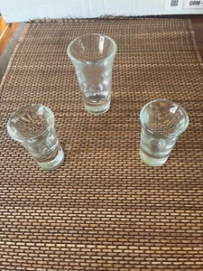 3er Set Vintage Klar Geriffelt Schnapsgläser Bargeschirr Schnaps Gläser - 1-4" , 2-3" - Bild 1 von 4
