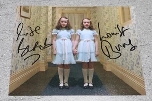 Foto autógrafa firmada personalmente por Lisa & Louise Burns 10X8 The Shining Gift - Imagen 1 de 2