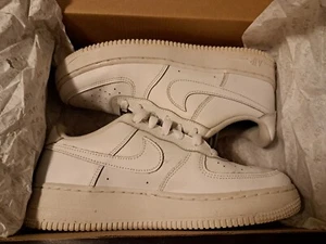 Girls Nike Air Force One 1 Low White Sneaker Shoes Size US 6.5 DH2920-111 - Picture 1 of 11
