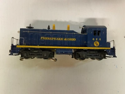 Lionel PostWar # 624 Chesapeake & Ohio NW 2 Diesel Switcher TESTED! - Image 1 of 4
