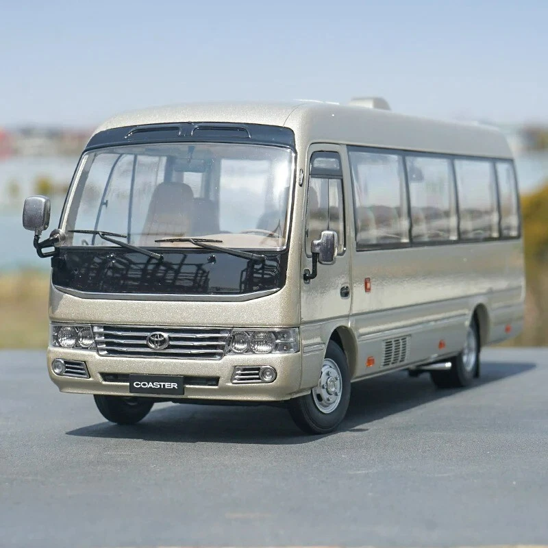 1:24 Toyota Coaster Bus Alloy Diecast Model Vehicle Car Sounds Light Kids Toys - Image 1 of 4