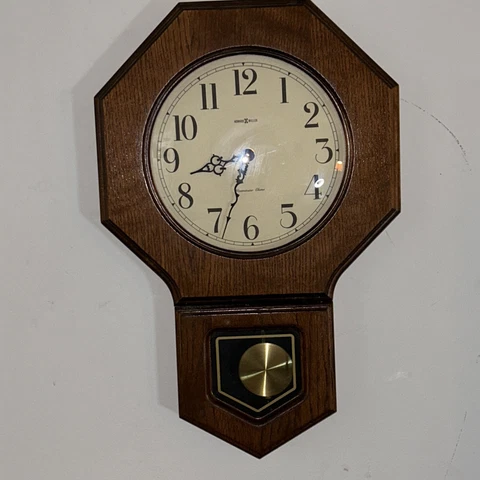 Vintage Howard Miller Westminster Chime Wall Clock WORKS And Chimes tune on hour Cover