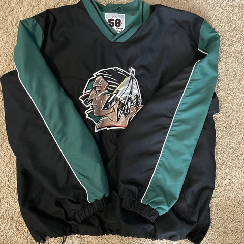 North Dakota Fighting Sioux 58 Sports Mens Medium Pullover Mens Cover