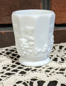 Westmoreland Zahnstocherhalter weißes Glas "W" ~2+ Zoll Höhe Vintage!  FEB21 - Bild 1 von 8