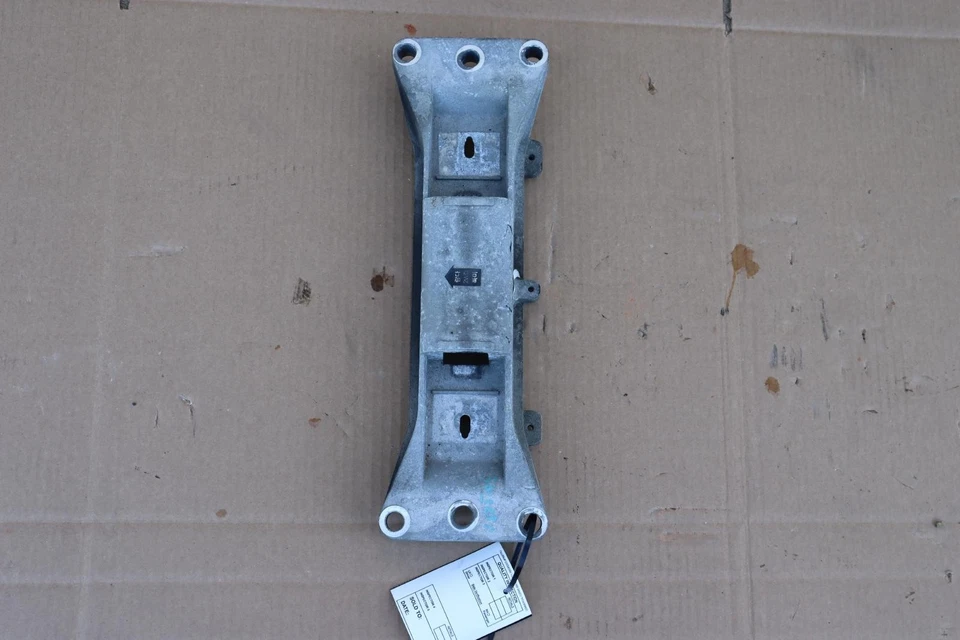 Genesis G80 2017-2020 tracción trasera transmisión 3,8 L travesaño soporte de montaje OEM Foto 1 de 4