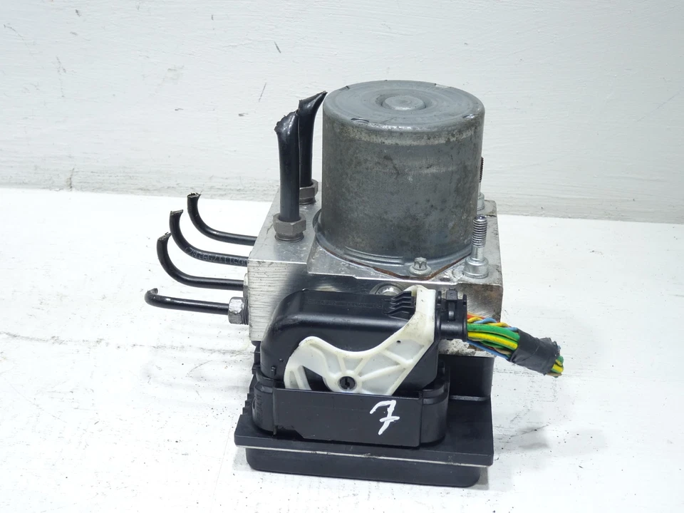 Peugeot 308 2011 ABS Pump Control Module 9677013480 - Image 1 of 4