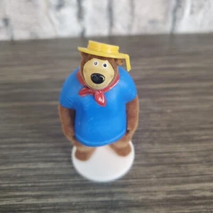 SBox Masha E L'Orso Figura Orso con Camicia Blu Cappello Giallo Floccato 2,75 Pollici - Foto 1 di 6