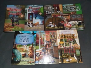 Lot of 7 HCDJ Crooked Lane Mysteries from Various Series - Furry Friends Blue Ri - Picture 1 of 10