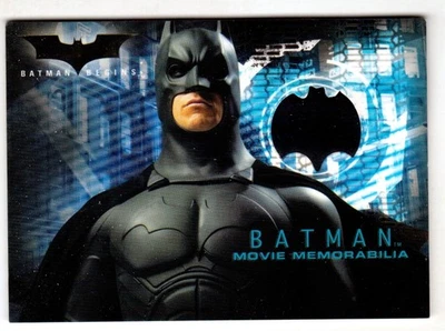 2005 TOPPS BATMAN BEGINS BATMAN'S COSTUME MOVIE MEMORABILIA - Image 1 of 2