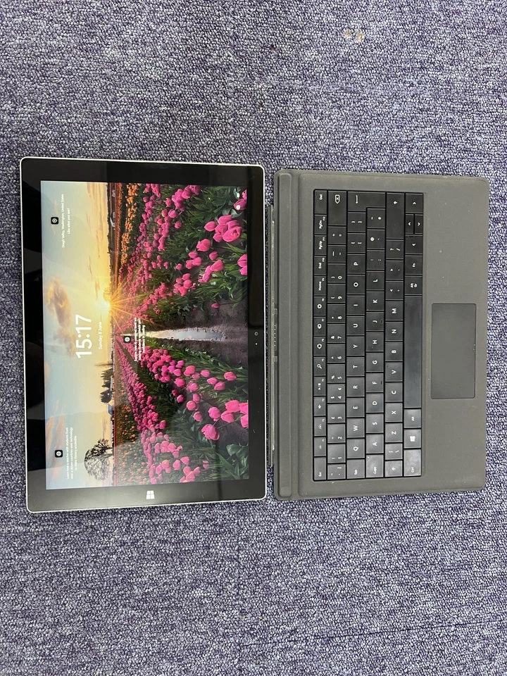 Microsoft Surface Pro 3 I5-4300U 1.90GHz, 4GB RAM, 128GB - Image 1 of 4