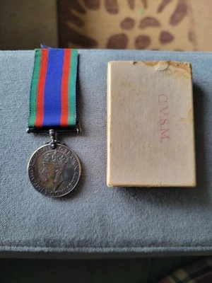 WW2 Canadian Volunteer Service Medal CVSM with Original Box - Image 1 of 4