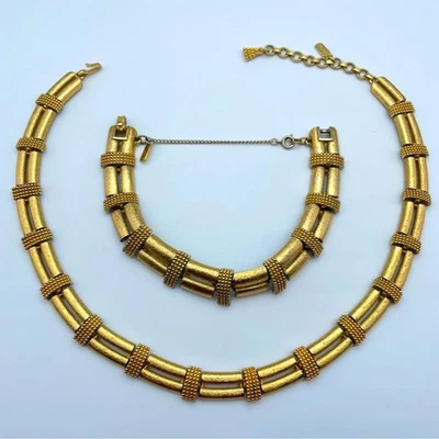 Llamativo conjunto de collar y pulsera vintage MONET tono dorado llamativo Foto 1 de 4
