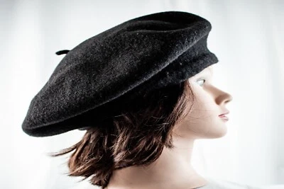 1940's French Basque Wool Vintage Women Black Beret Hat Size M 7 - Image 1 of 4