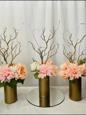 3 Centros de Mesa Flor Rosa y Blanca, Centros de Rama de Árbol Dorado, Quinceañera Foto 1 de 4