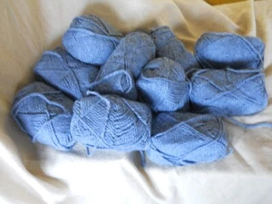 TEN UNBRANDED BALLS BLUE CHUNKY KNIT WOOL/ACRYLIC 496 APPROX - Picture 1 of 4