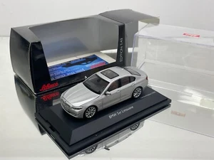 SCHUCO 450721600 BMW F10 550i 5er LIMO -TITANSILVER MET. 1:43- GOOD IN BOX - Imagen 1 de 7