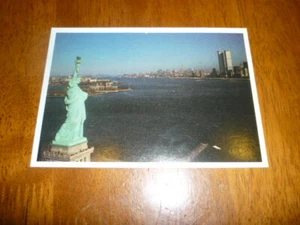 Tarjeta postal vintage de las Torres Gemelas originales de los años 80, Estatua de la Libertad (Lee Iacocca) - Imagen 1 de 2