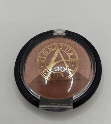 NEW Signature Club A, Color and Contour Shd #1 Ultra Cream Powder Eyeshadow.14oz - Image 1 of 2