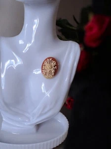 Vintage 70/80s Cameo Brooch Rose  Flowers/Stem Costume Jewellery Silver Tone.   - Picture 1 of 13