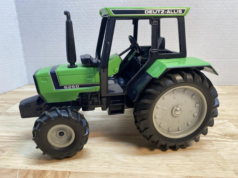 Tractor Deutz-Allis 6260 con asistencia de rueda delantera ERTL escala 1/16 Foto 1 de 4