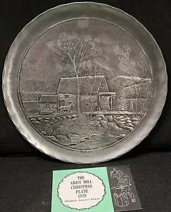 Piatto di Natale Wendell August Forge LE Peltro 1979 The Grist Mil 8" - Foto 1 di 3