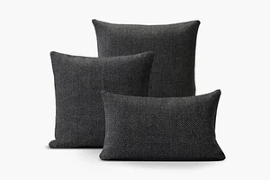 Juego de 2 cojines o fundas de cojín Chevron negras grandes 24"x24" cada - Imagen 1 de 5