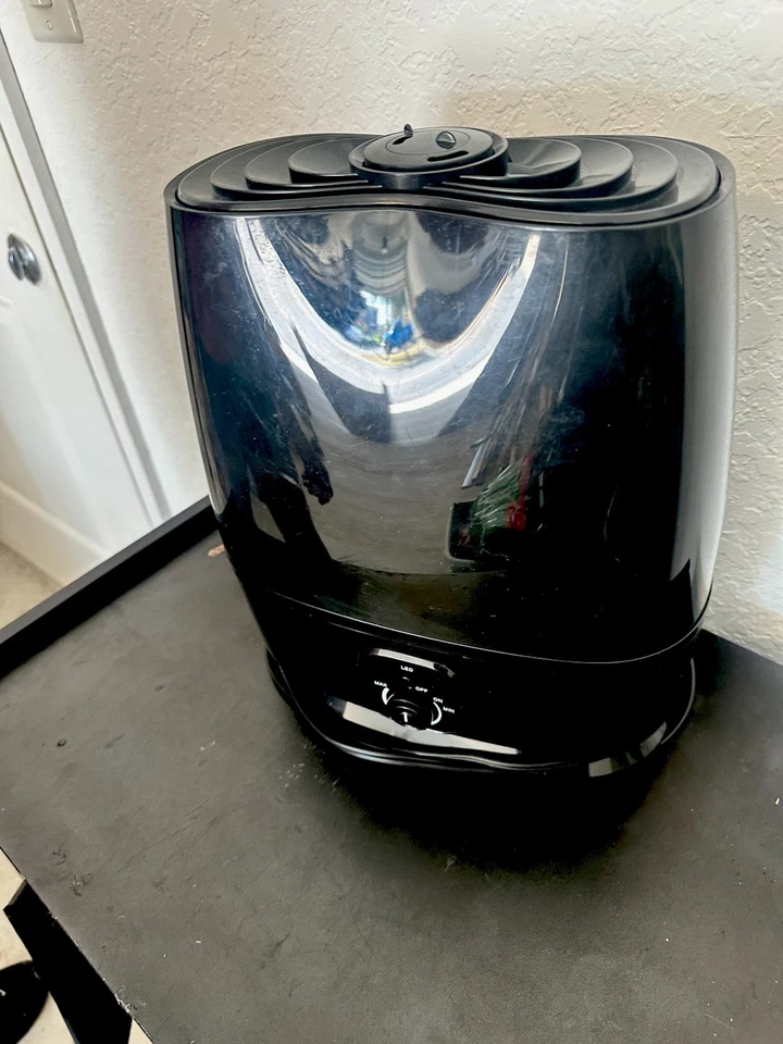 Humidificadores Everlasting Comfort 6L para dormitorio, silenciosos 50 horas de funcionamiento negros  Foto 1 de 2