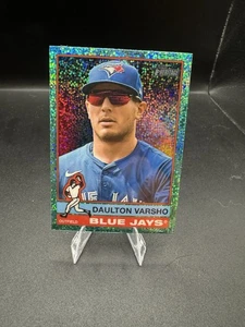 ¡Tarjeta Daulton Varsho Topps Heritage 2025 cromada Aqua Sparkle! Blue Jays - Imagen 1 de 2