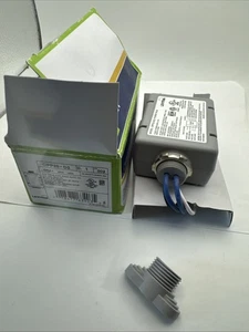 Sensor de ocupación Leviton OPP20-D2 Super Duty Power Pack, encendido automático/manual, 24 lecturas - Imagen 1 de 6