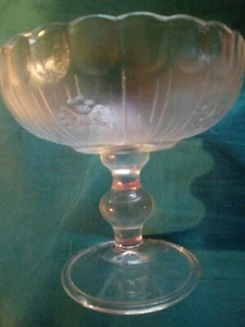 BONBONIERE , GLAS , DEKORATIVER WELLENSCHLIFF , SEHR SCHÖN !!! . - Bild 1 von 4