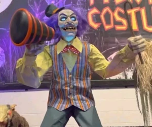 Carnival Barker Clown animato a grandezza naturale 6 piedi servo prop casa stregata ๐๐๐ - Foto 1 di 8