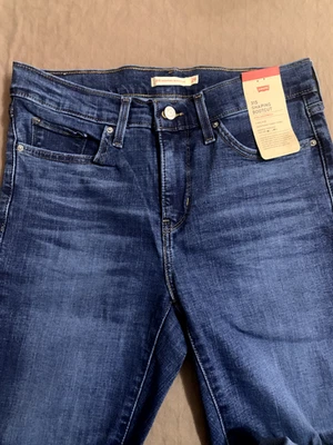Pantalones de mezclilla Levi's 315 modeladores bootcut para mujer tiro medio 29x32 (8)/30x32 (10) nuevos con etiquetas Foto 1 de 4