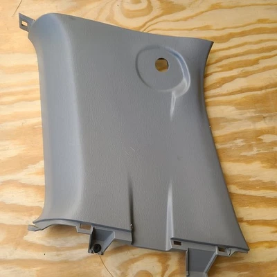 Toyota Highlander 2001-2007 adorno trasero lado pasajero derecho. Foto 1 de 2