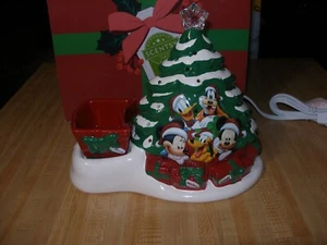 Scentsy Christmas With Disney Mickey & Friends Warmer & Bar Color Changing NEW - Picture 1 of 12