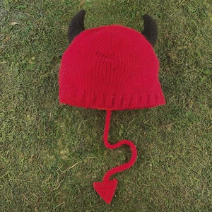 Delux Kids M/L Red Devil Black Horns Winter Hat Boys Girls Knit Beanie Knitwits - Picture 1 of 3